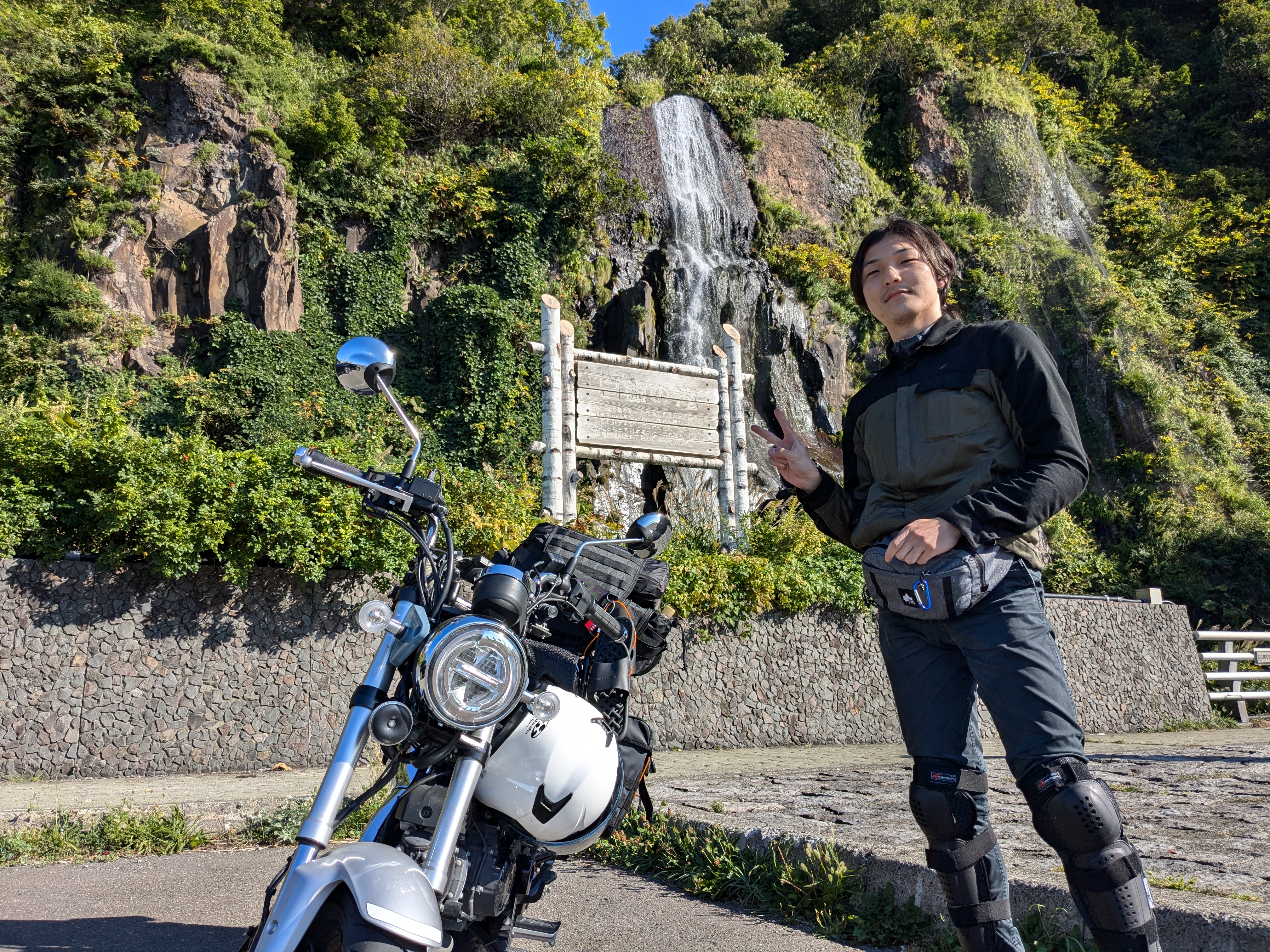 笑顔で談笑している風景